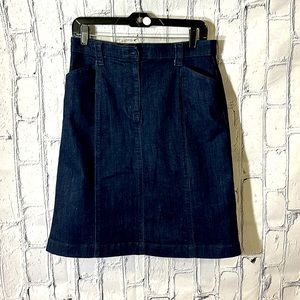 ll bean classic fit dark denim skirt size 10 IT HAS POCKETS! Comfort flex waist